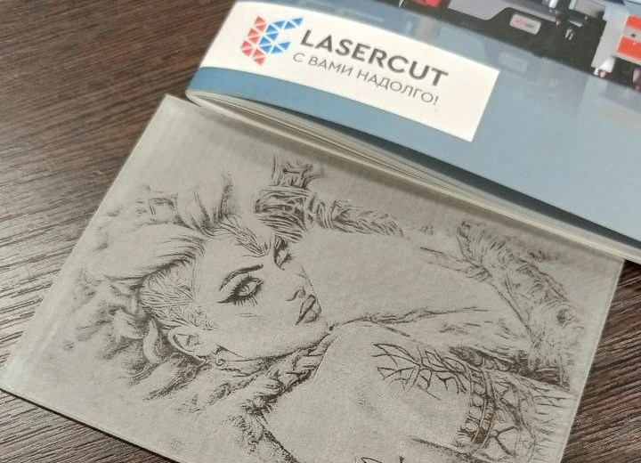 Фотогравировка на акриле