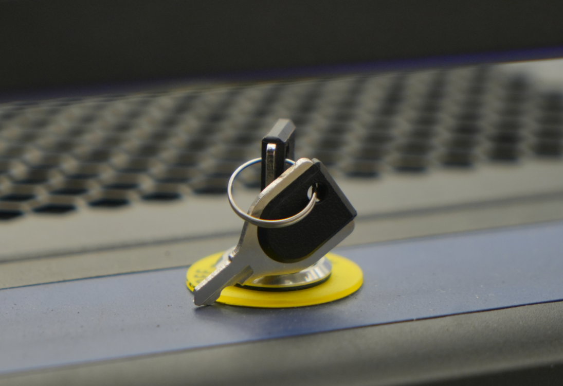 Ключ зажигания для безопасности лазерного аппарата Strongest Laser.