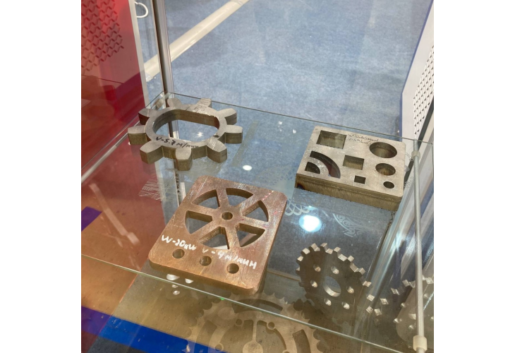 Превью 18 к Лазерный станок по металлу WATTSAN 1530S TABLECHANGE 5000 Вт Maxphotonics