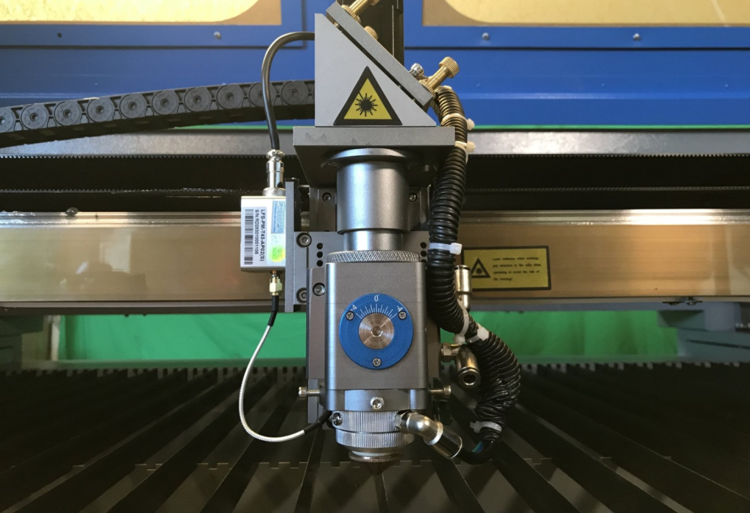 Превью 11 к Лазерный станок WATTSAN NC-С1612 140 Вт Reci W6