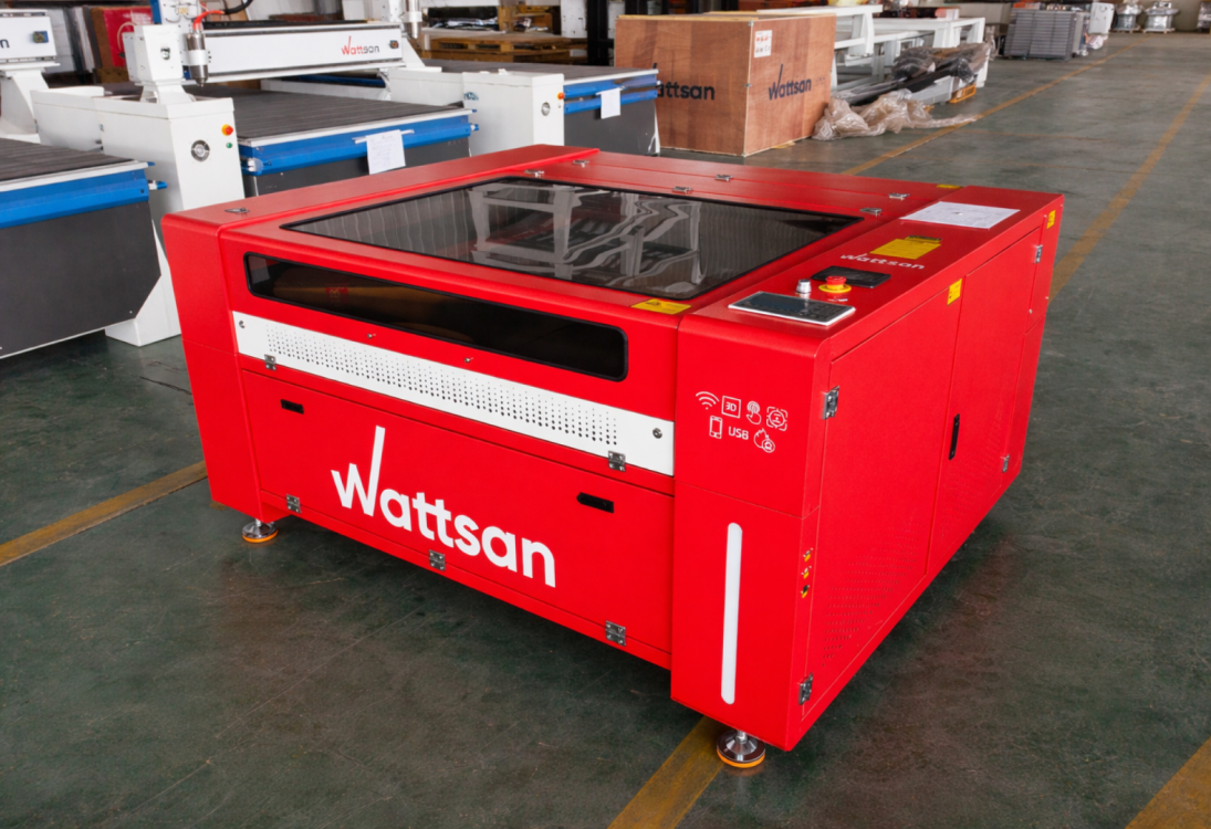Лазерный гравер Wattsan 1290 PRO в производственном цехе, вид спереди.