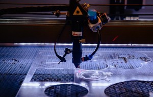 Лазеры импульсного и непрерывного действия: сравнение режимов и областей применения